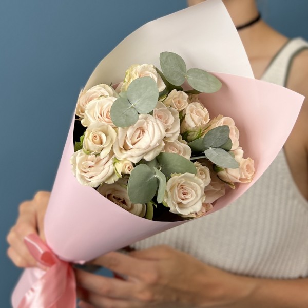 5 кустовых роз Роял Порцелина 40 см