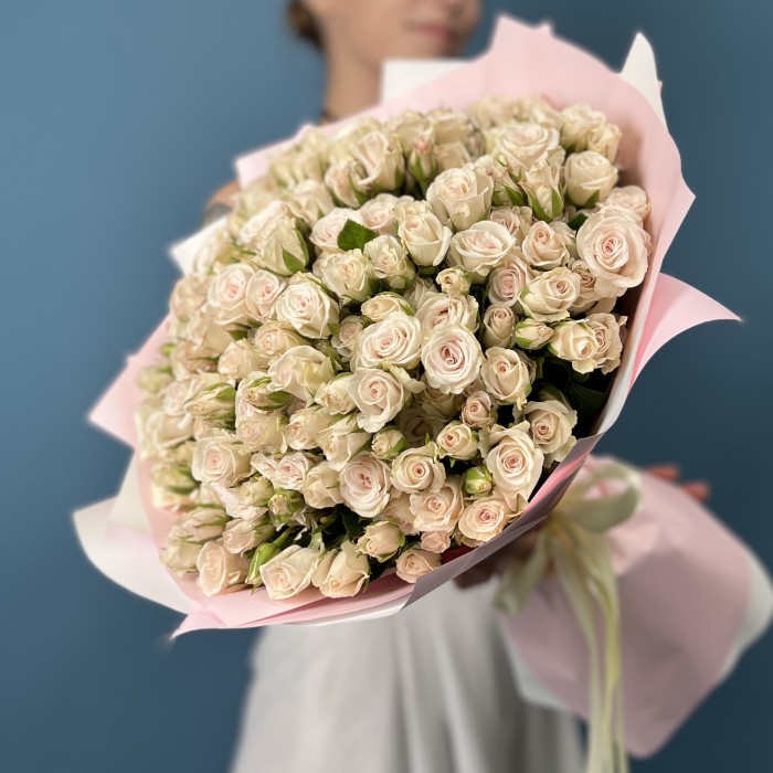 51 кустовая роза Роял Порцелина 40 см