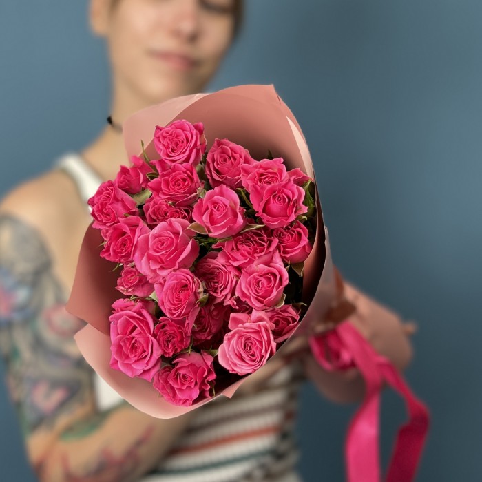 7 кустовых роз Глория 40 см