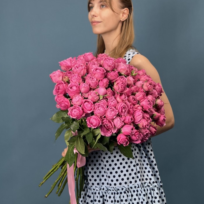 Кустовая пионовидная Роза Мисти Баблс 60 см