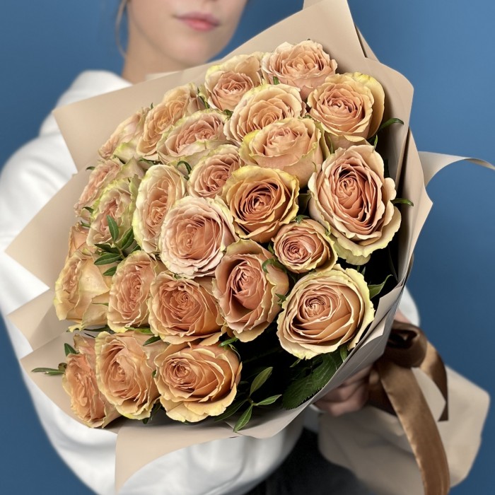 25 Зелено-персиковых роз Тедди 40 см