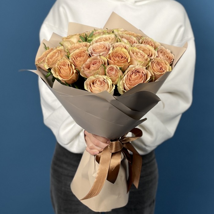 25 Зелено-персиковых роз Тедди 40 см