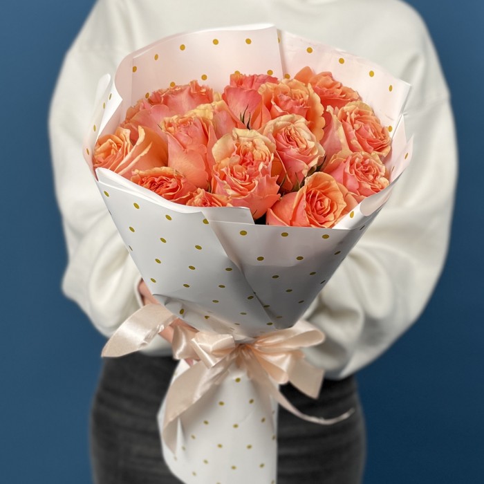 15 кораллово-кремовых роз Верона 40 см