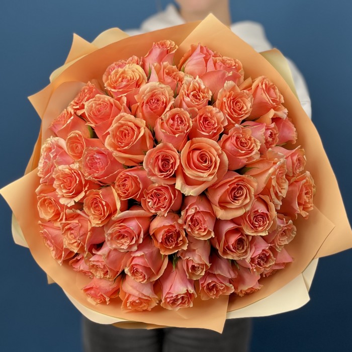 51 Кораллово - кремовая роза Верона 40 см