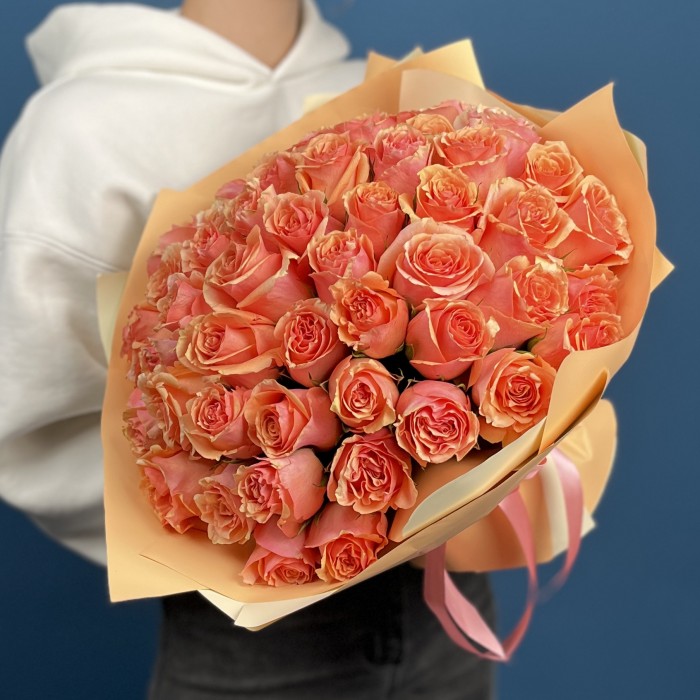 51 Кораллово - кремовая роза Верона 40 см