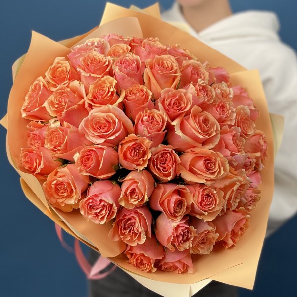 51 Кораллово - кремовая роза Верона 40 см