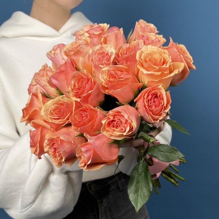 Кораллово - кремовая роза Верона 40 см