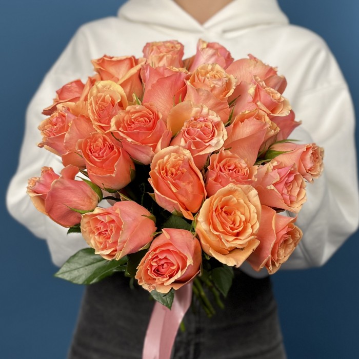 Кораллово - кремовая роза Верона 40 см