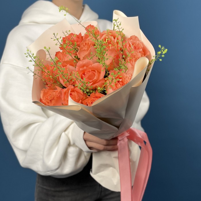 15 коралловых роз Юлечка 40 см