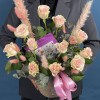 11 нежных роз с чаем Любимой Маме в кашпо