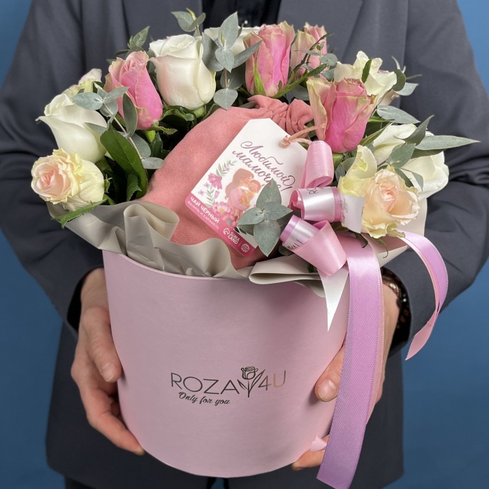 15 нежных роз Любимой маме в коробке