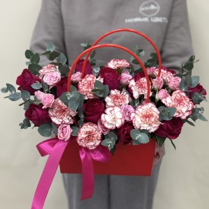 Букет дня в коробке Грация