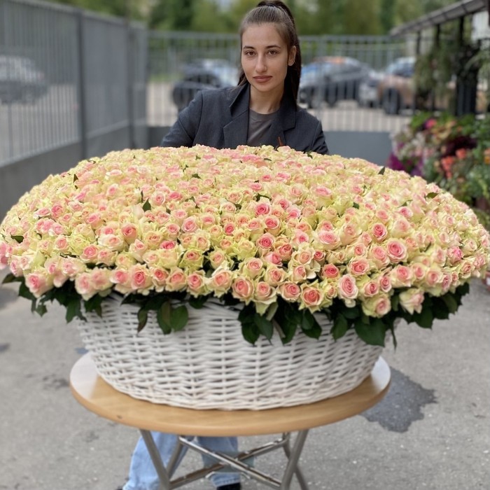 1001 роза Топ-гир в корзине