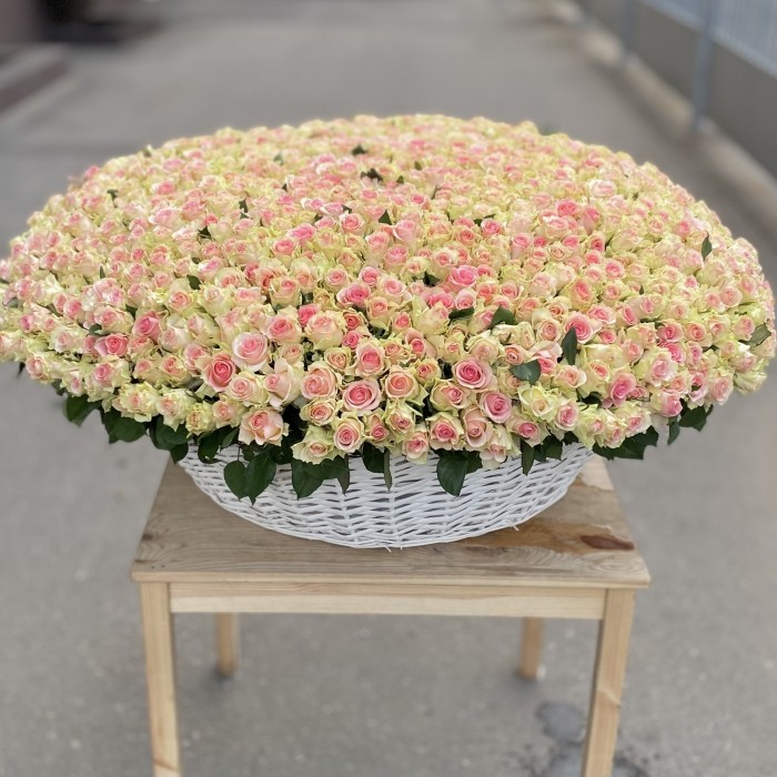 1001 роза Топ-гир в корзине