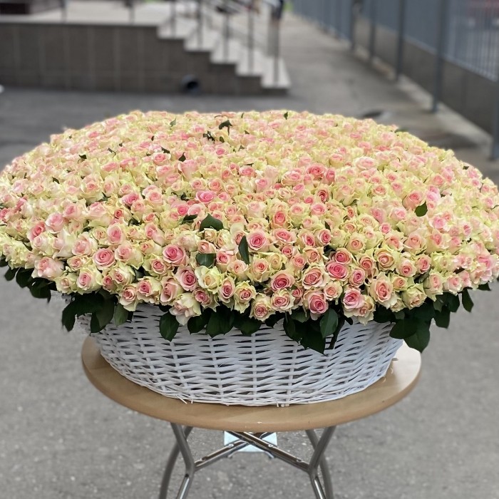 1001 роза Топ-гир в корзине