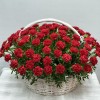 100 красных гвоздик в корзине