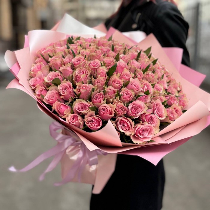 101 розовая роза роял атена