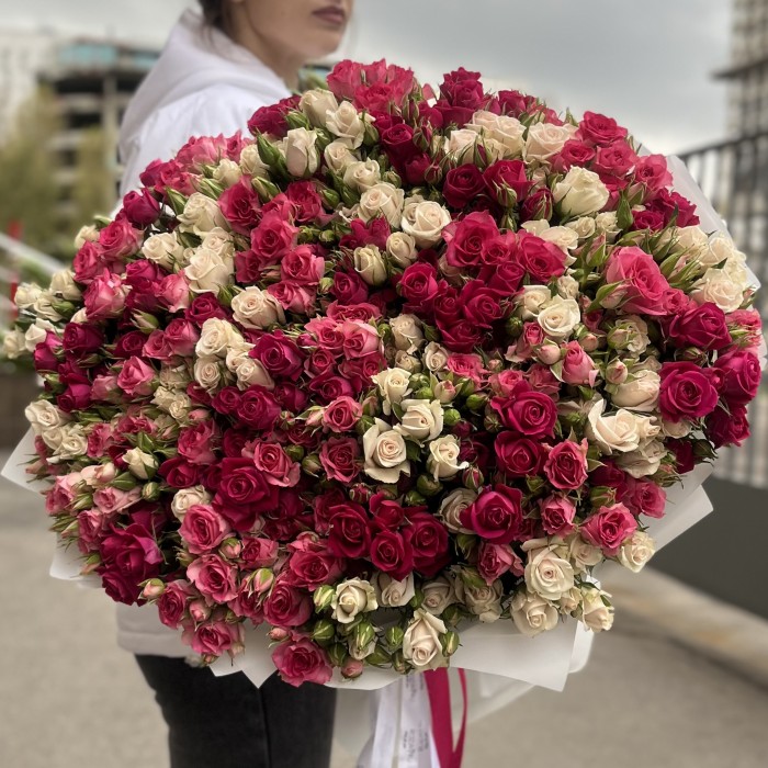 101 кустовая  роза MIX 70 см