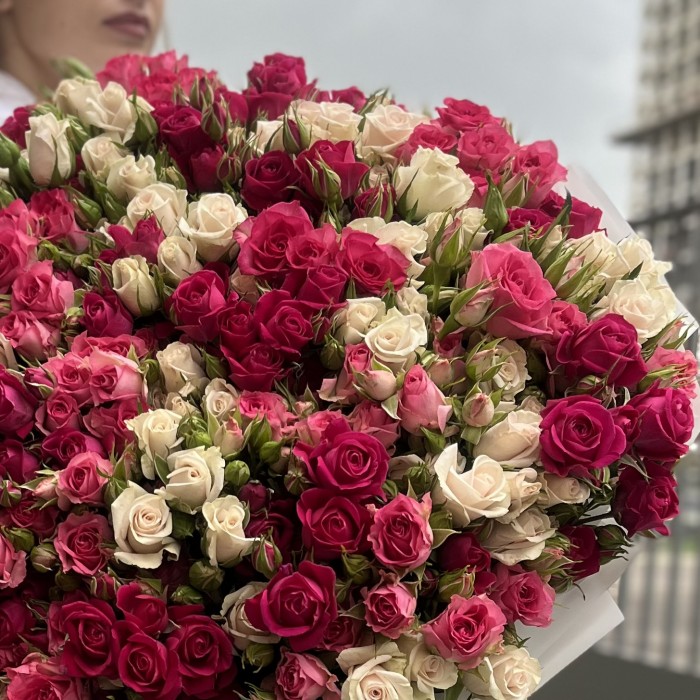 101 кустовая  роза MIX 70 см