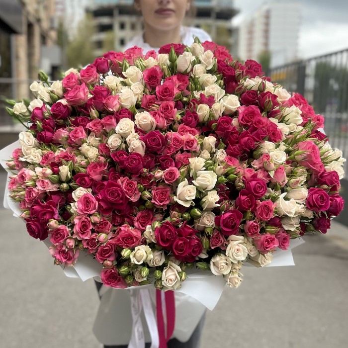 101 кустовая  роза MIX 70 см