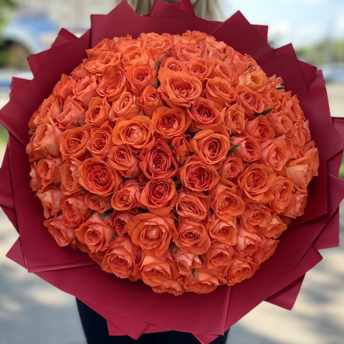 101 оранжевая роза Тропикал Амазон 50 см