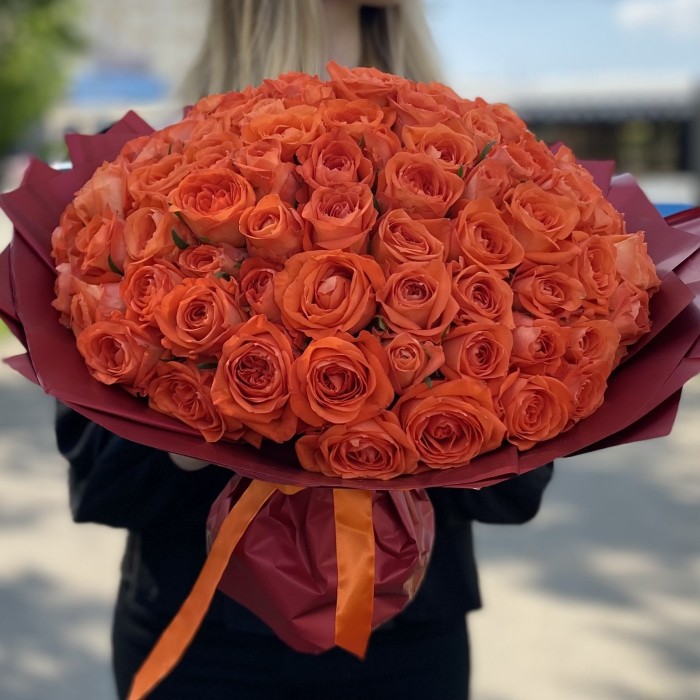 101 оранжевая роза Тропикал Амазон 50 см