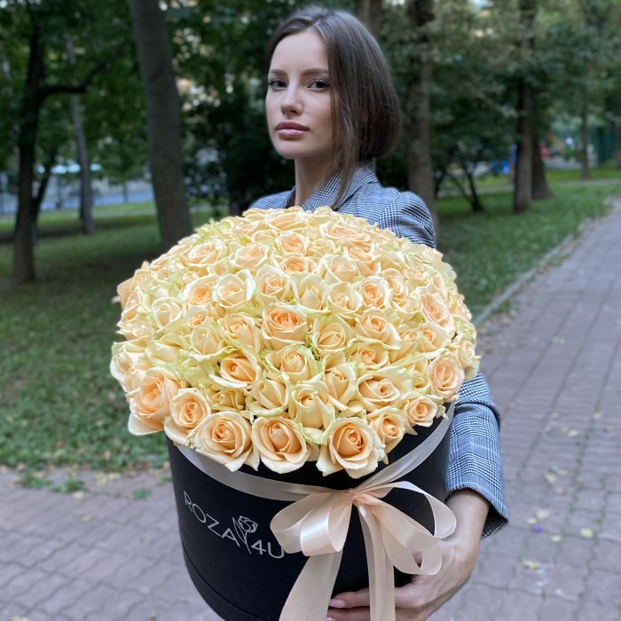 101 персиковая роза Пич аваланш в коробке