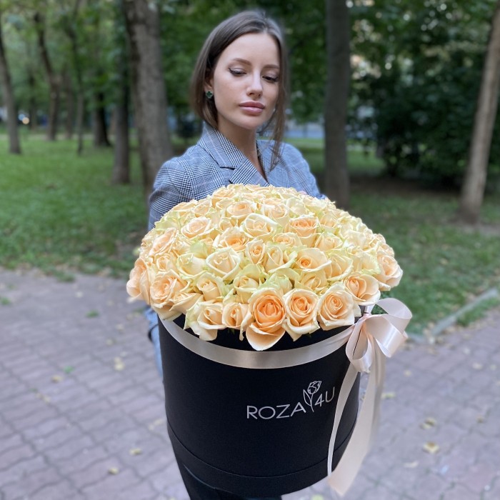 101 персиковая роза Пич аваланш в коробке