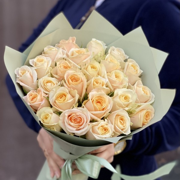 25 персиковых роз Кашмир