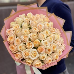 51 персиковая роза Кашмир