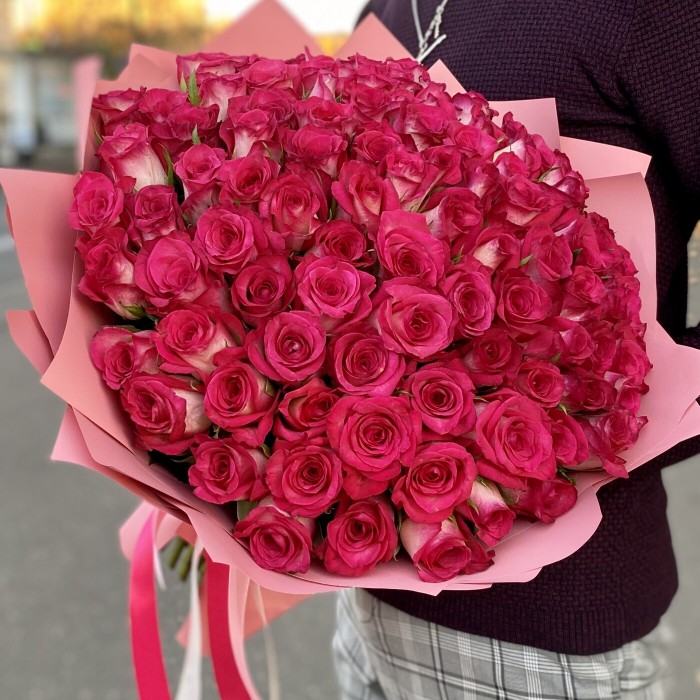 101 ярко-розовая роза Кларион