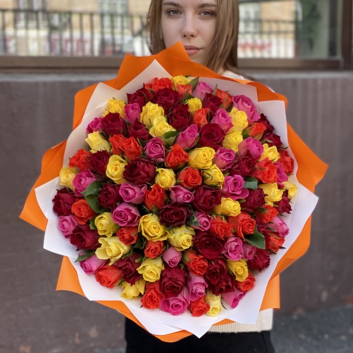 101 роза Яркий микс