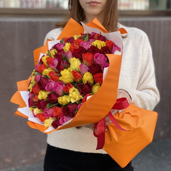 101 роза Яркий микс