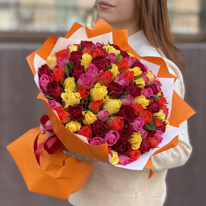 101 роза Яркий микс