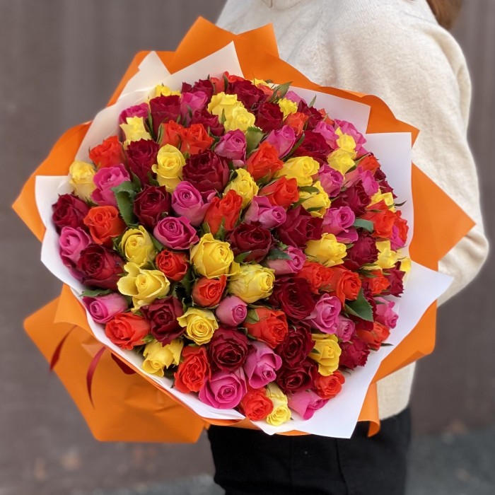 101 роза Яркий микс