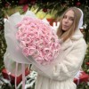 101 розовый ранункулюс