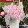 101 розовый ранункулюс