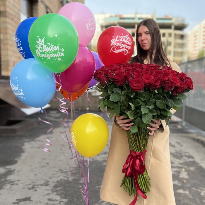101 высокая Роза с шарами на День рождения