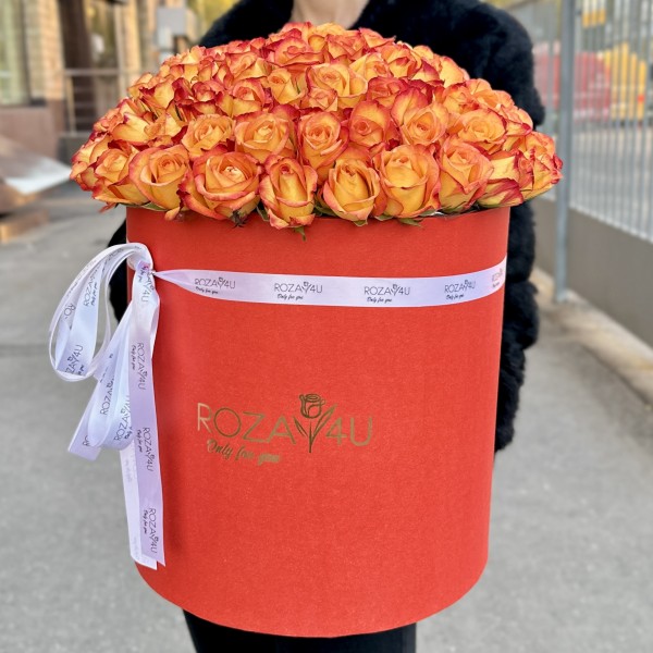 101 яркая роза в коробке