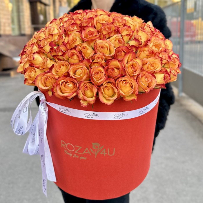 101 яркая роза в коробке