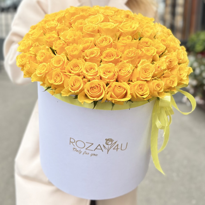 101 желтая роза в коробке