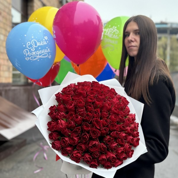 101 красная роза с шарами