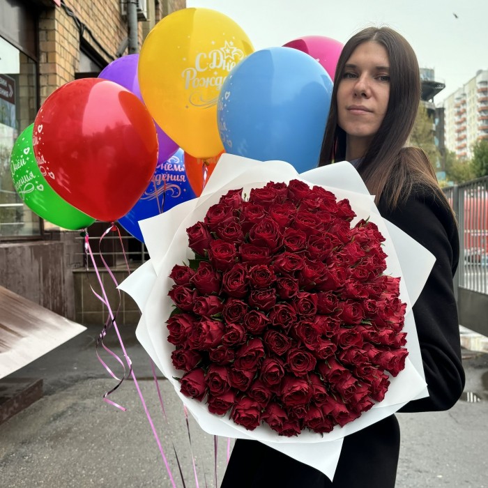 101 красная роза с шарами
