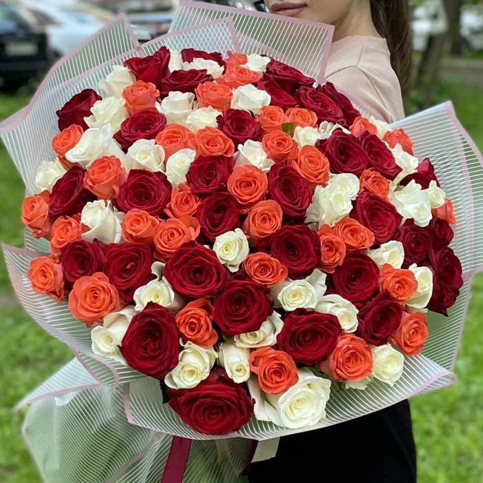 101 роза яркий микс 60 см