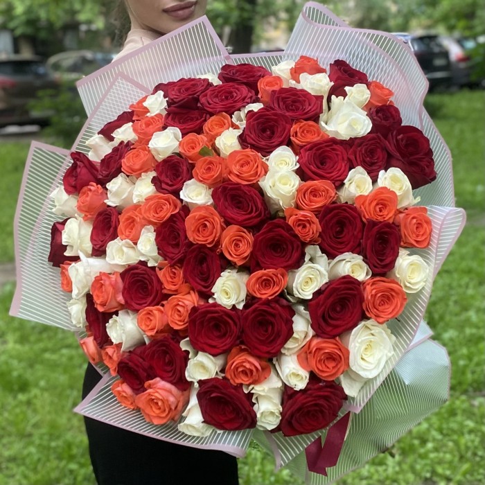 101 роза яркий микс 60 см