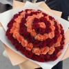 Эксклюзивный букет из 101 красной и оранжевой розы