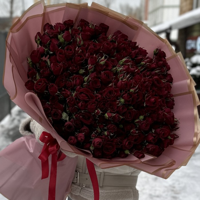 101 кустовая красная роза Рубикон 80 см