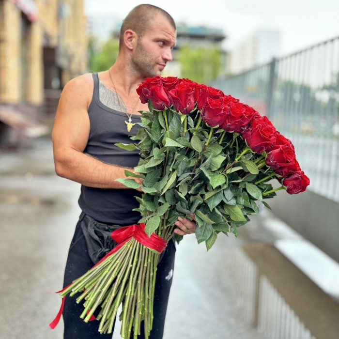 101 красная роза Эксплорер 80 см