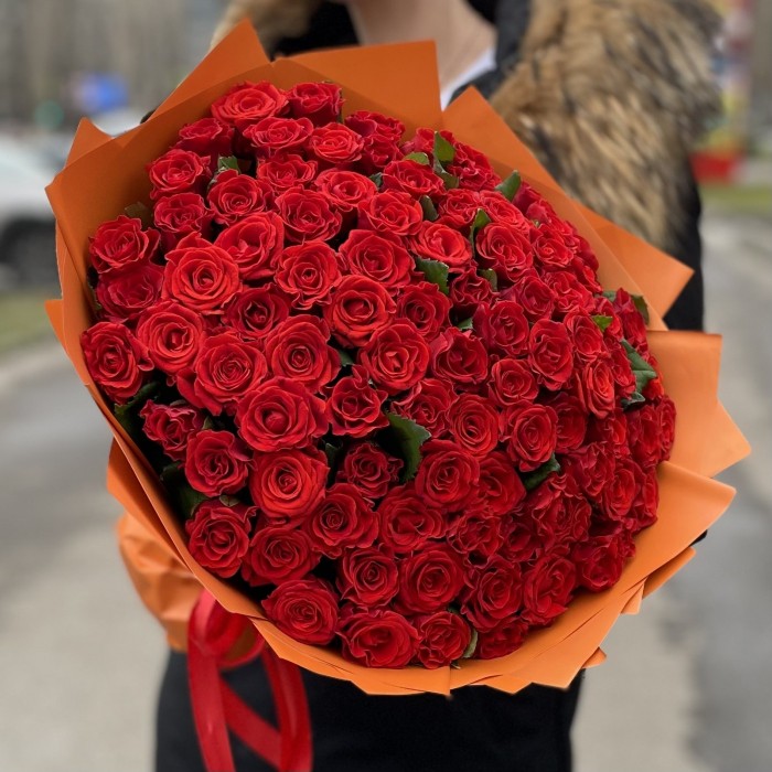 101 красная роза Эль Торо (El Toro Medium)
