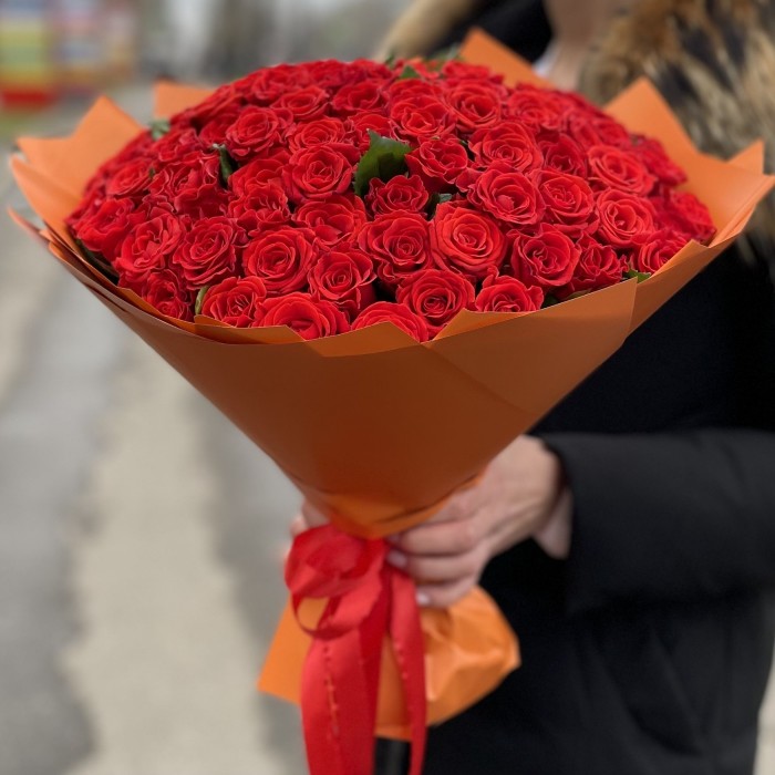 101 красная роза Эль Торо (El Toro Medium)